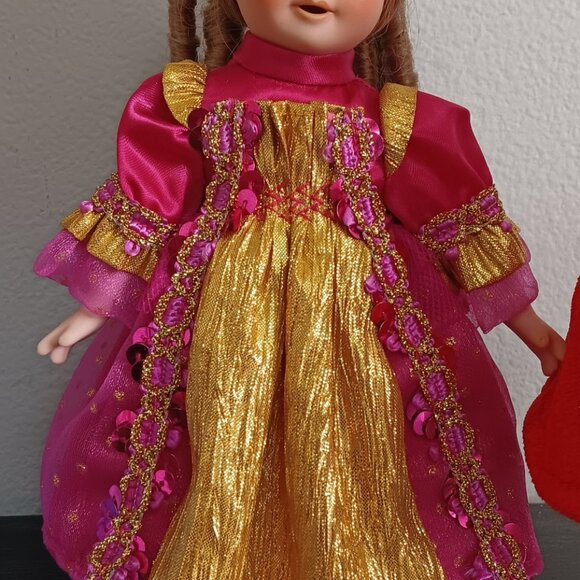 4 - Vintage 1996 Marie Osmond - Story Book Dolls on Metal Stands - Picture 8 of 13